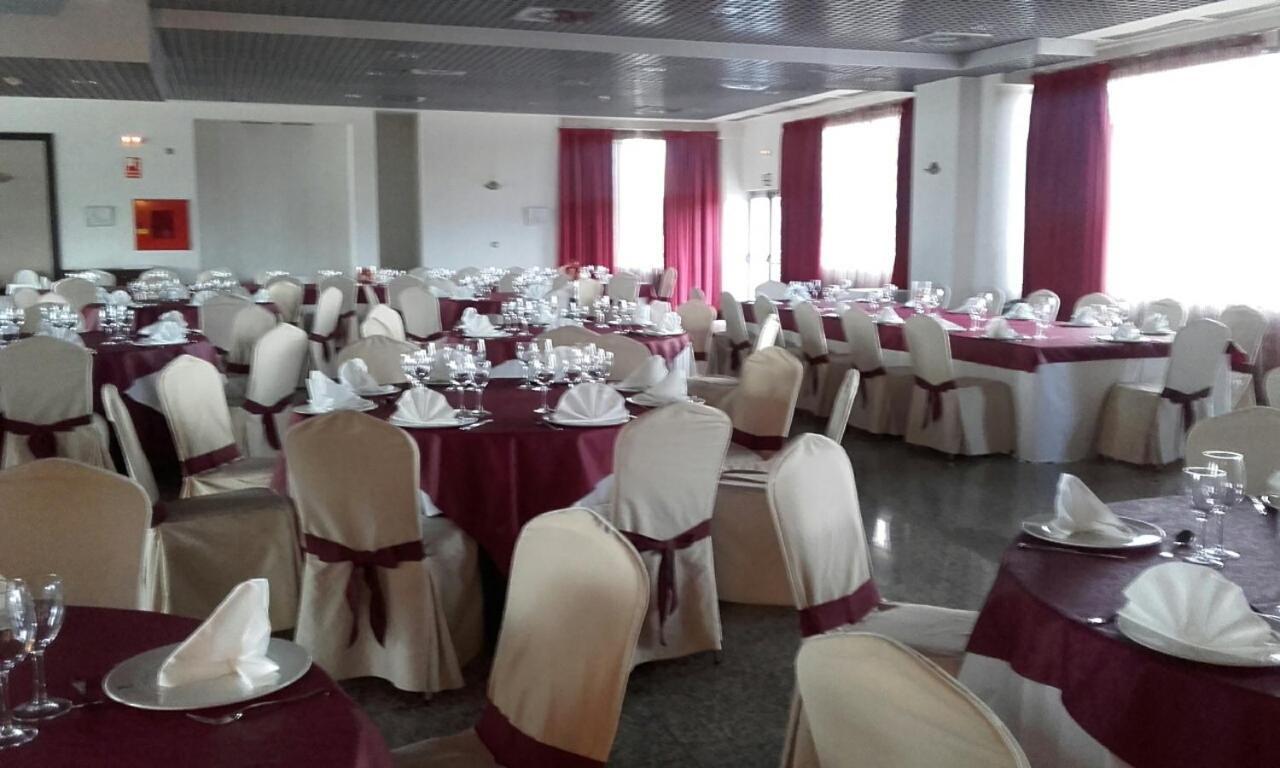קויאדו-ויאלבה Hotel Fc Villalba מראה חיצוני תמונה